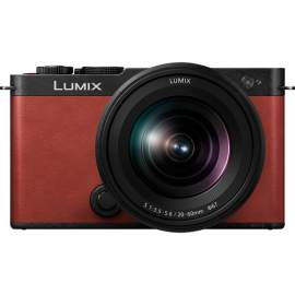 Panasonic Lumix S9 + R 20-60 mm f/3-5-5.6 czerwony