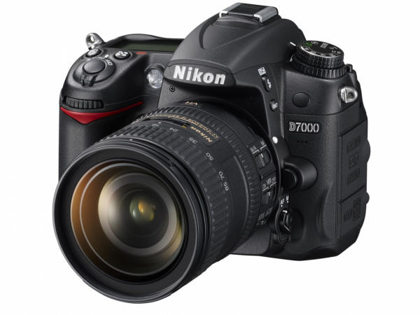 Lustrzanka Nikon D7000 + ob.18-200 VRII