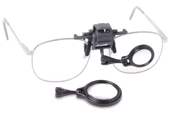 Lupa Carson OL-57, zmienne powiększenie 5x, 7x, mocowanie do ramek okularów