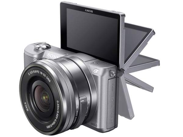 Aparat cyfrowy Sony A5000 (ILCE5000) + ob. 16-50mm srebrny