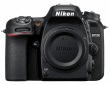 Lustrzanka Nikon D7500 body Przód