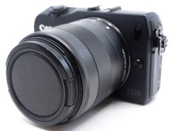 Canon EOS M czarny + ob. 18-55 mm IS STM s.n. 034052203866/950201002293