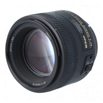 Nikon Nikkor 85 mm f/1.8 G AF-S s.n. 451856