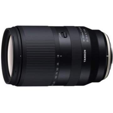 Tamron 18-300 mm f/3.5-6.3 DIIII-A VC VXD Sony E 