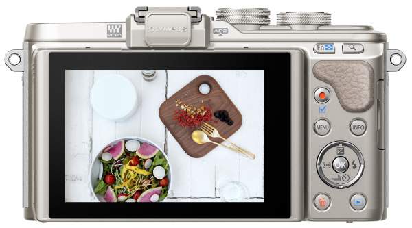 Olympus PEN E-PL8 biały + ob. 14-42 EZ + ob. 45 mm f/1.8