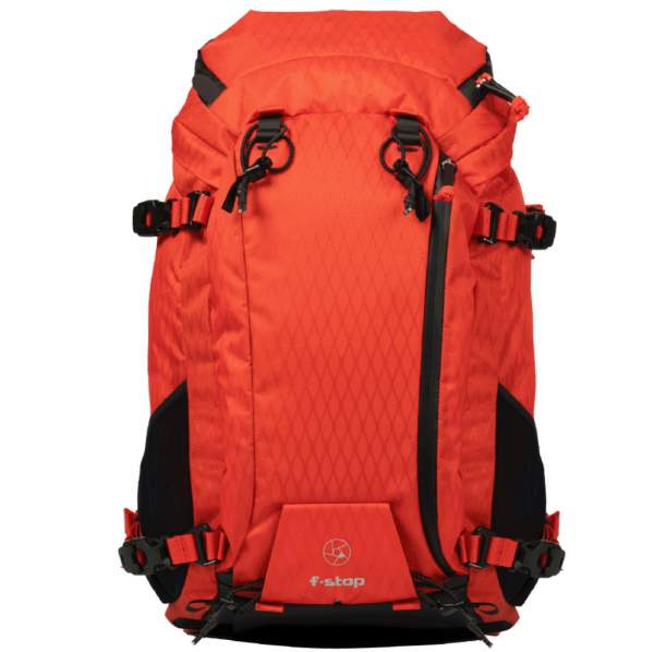 Plecak F-Stop Ajna DuraDiamond czerwony z wkładem ICU Slope Medium i pokrowcem przeciwdeszczowym