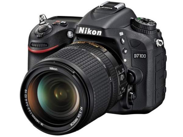 Lustrzanka Nikon D7100 + ob. 18-140 VR