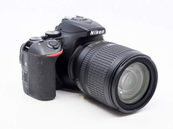 Nikon D5600（中古品） ニコン Nikon D5600 レンズキット デジタル 一眼レフ カメラ