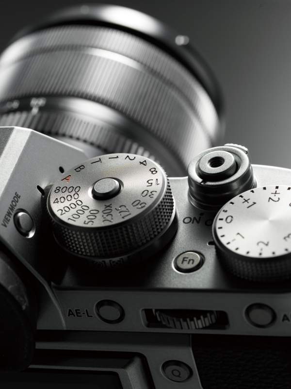 FUJIFILM XT-2 グラファイトシルバー 富士フイルム、「X-T2 グラファイトシルバー」などカメラ3機種の