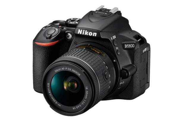 Lustrzanka Nikon D5600 + ob. 18-55 AF-P VR
