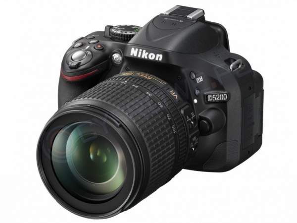 Lustrzanka Nikon D5200 czarny + ob.18-105 VR