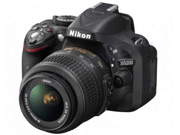 Lustrzanka Nikon D5200 czarny + ob.18-55 VR