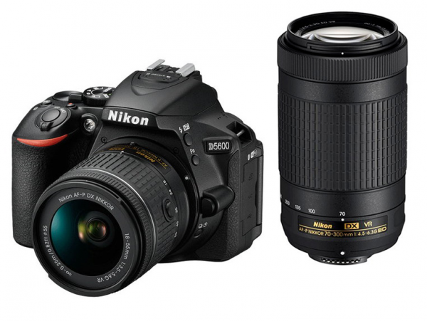 Lustrzanka Nikon D5600 + ob. 18-55 AF-P VR + ob. 70-300 VR 