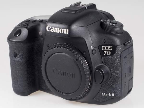Aparat UŻYWANY Canon EOS 7D Mark II body s.n. 133053002904